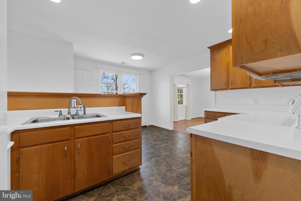 2513 HILLWOOD PL, CHARLOTTESVILLE, Virginia 22901, 4 Bedrooms Bedrooms, ,2 BathroomsBathrooms,Residential,2513 HILLWOOD PL,VACO2000220 MLS # VACO2000220