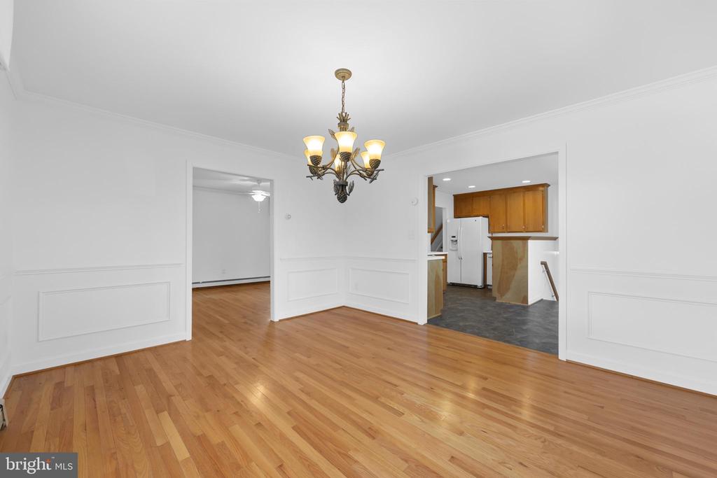 2513 HILLWOOD PL, CHARLOTTESVILLE, Virginia 22901, 4 Bedrooms Bedrooms, ,2 BathroomsBathrooms,Residential,2513 HILLWOOD PL,VACO2000220 MLS # VACO2000220