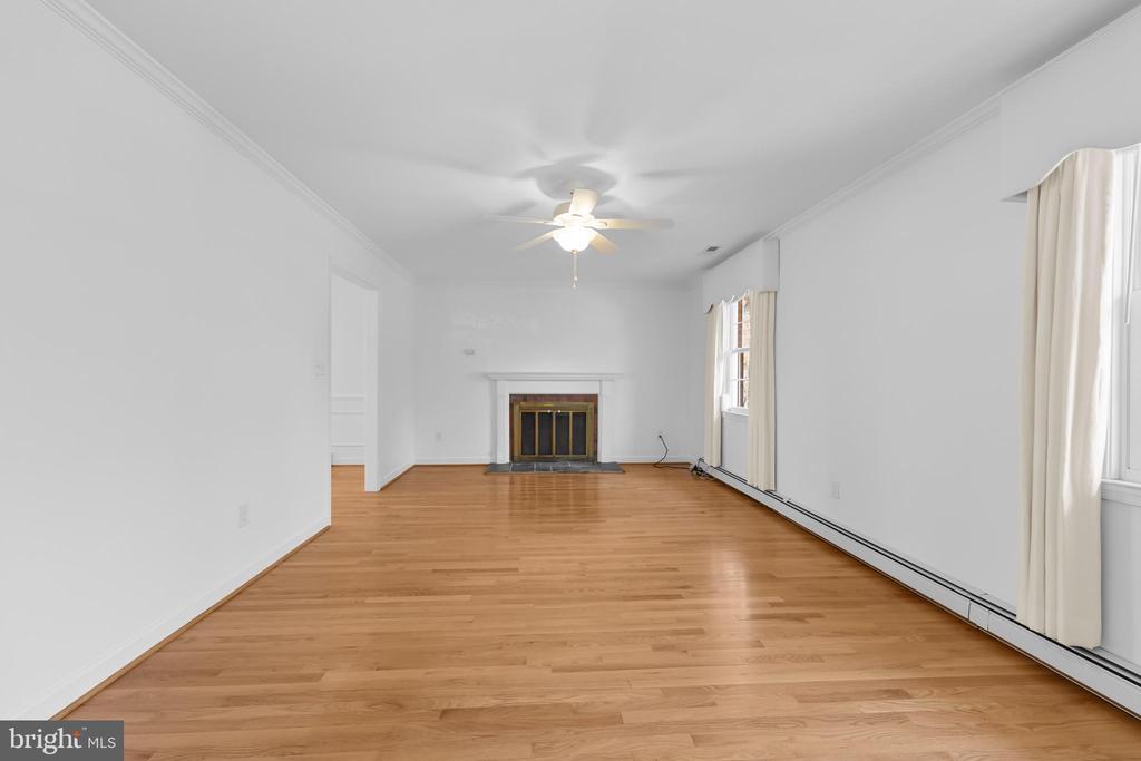 2513 HILLWOOD PL, CHARLOTTESVILLE, Virginia 22901, 4 Bedrooms Bedrooms, ,2 BathroomsBathrooms,Residential,2513 HILLWOOD PL,VACO2000220 MLS # VACO2000220