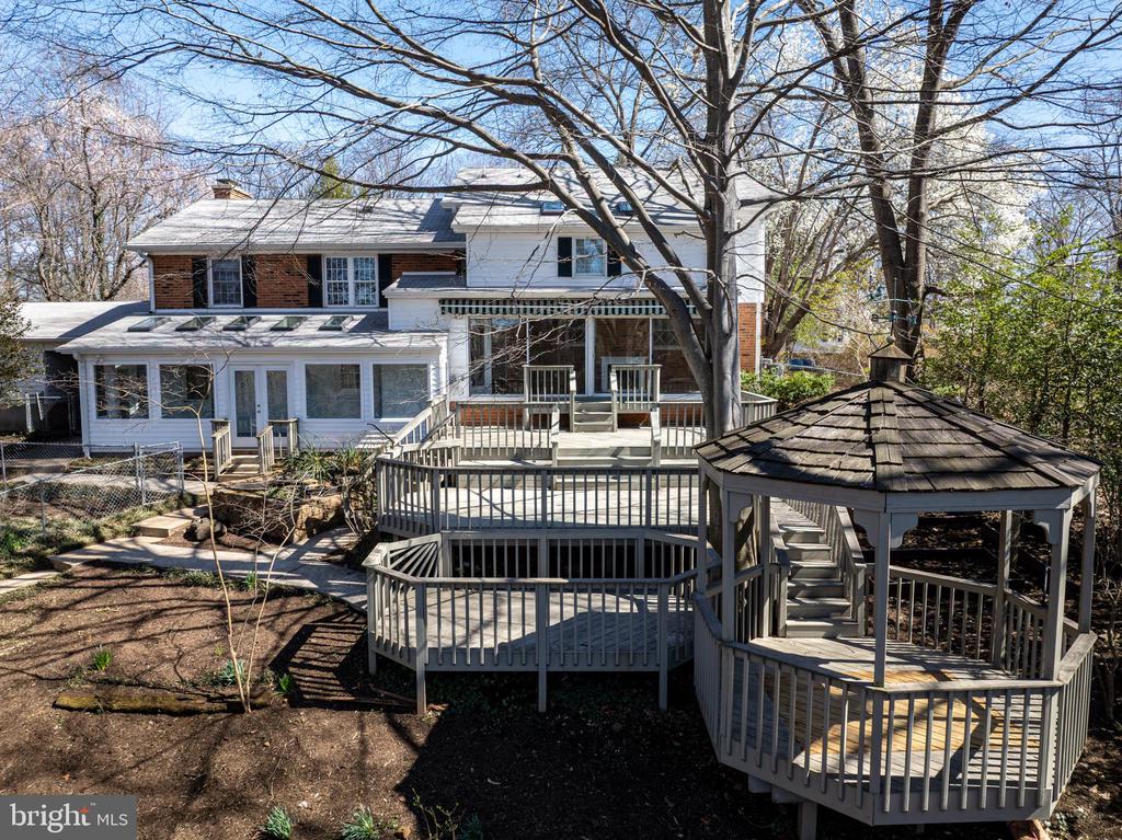 2513 HILLWOOD PL, CHARLOTTESVILLE, Virginia 22901, 4 Bedrooms Bedrooms, ,2 BathroomsBathrooms,Residential,2513 HILLWOOD PL,VACO2000220 MLS # VACO2000220