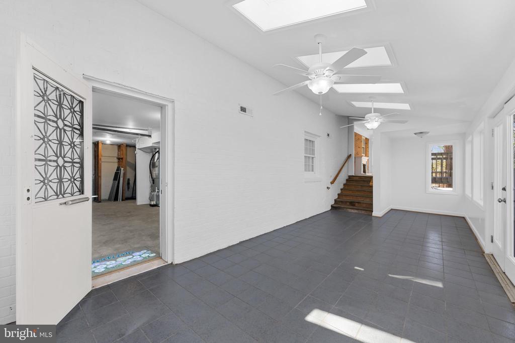 2513 HILLWOOD PL, CHARLOTTESVILLE, Virginia 22901, 4 Bedrooms Bedrooms, ,2 BathroomsBathrooms,Residential,2513 HILLWOOD PL,VACO2000220 MLS # VACO2000220