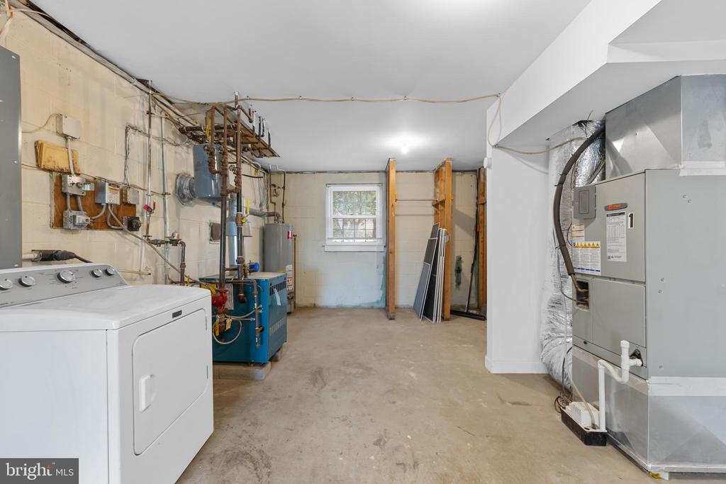 2513 HILLWOOD PL, CHARLOTTESVILLE, Virginia 22901, 4 Bedrooms Bedrooms, ,2 BathroomsBathrooms,Residential,2513 HILLWOOD PL,VACO2000220 MLS # VACO2000220