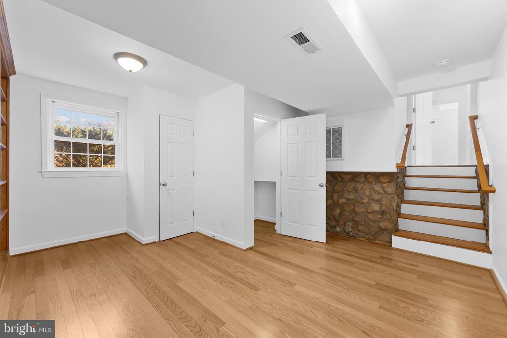 2513 HILLWOOD PL, CHARLOTTESVILLE, Virginia 22901, 4 Bedrooms Bedrooms, ,2 BathroomsBathrooms,Residential,2513 HILLWOOD PL,VACO2000220 MLS # VACO2000220