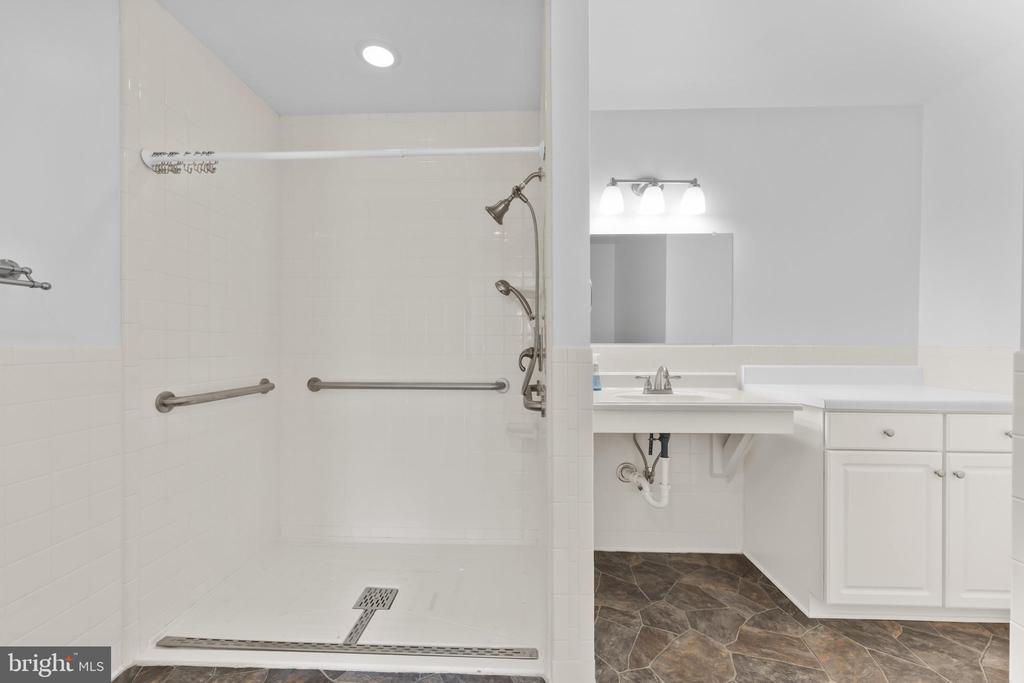 2513 HILLWOOD PL, CHARLOTTESVILLE, Virginia 22901, 4 Bedrooms Bedrooms, ,2 BathroomsBathrooms,Residential,2513 HILLWOOD PL,VACO2000220 MLS # VACO2000220