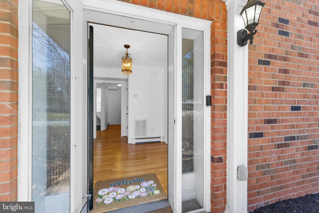 2513 HILLWOOD PL, CHARLOTTESVILLE, Virginia 22901, 4 Bedrooms Bedrooms, ,2 BathroomsBathrooms,Residential,2513 HILLWOOD PL,VACO2000220 MLS # VACO2000220