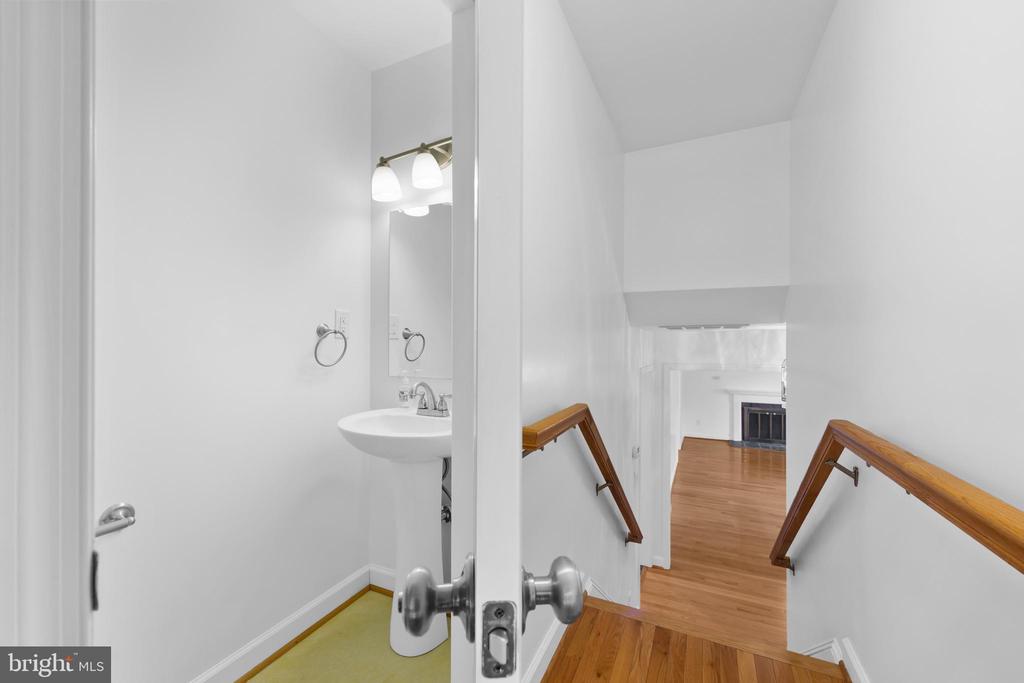 2513 HILLWOOD PL, CHARLOTTESVILLE, Virginia 22901, 4 Bedrooms Bedrooms, ,2 BathroomsBathrooms,Residential,2513 HILLWOOD PL,VACO2000220 MLS # VACO2000220