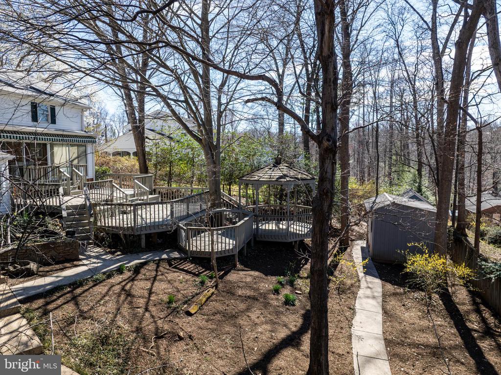 2513 HILLWOOD PL, CHARLOTTESVILLE, Virginia 22901, 4 Bedrooms Bedrooms, ,2 BathroomsBathrooms,Residential,2513 HILLWOOD PL,VACO2000220 MLS # VACO2000220