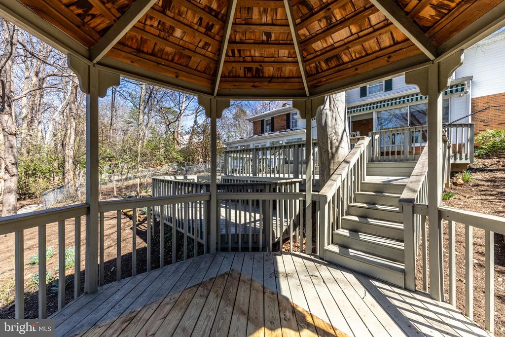 2513 HILLWOOD PL, CHARLOTTESVILLE, Virginia 22901, 4 Bedrooms Bedrooms, ,2 BathroomsBathrooms,Residential,2513 HILLWOOD PL,VACO2000220 MLS # VACO2000220