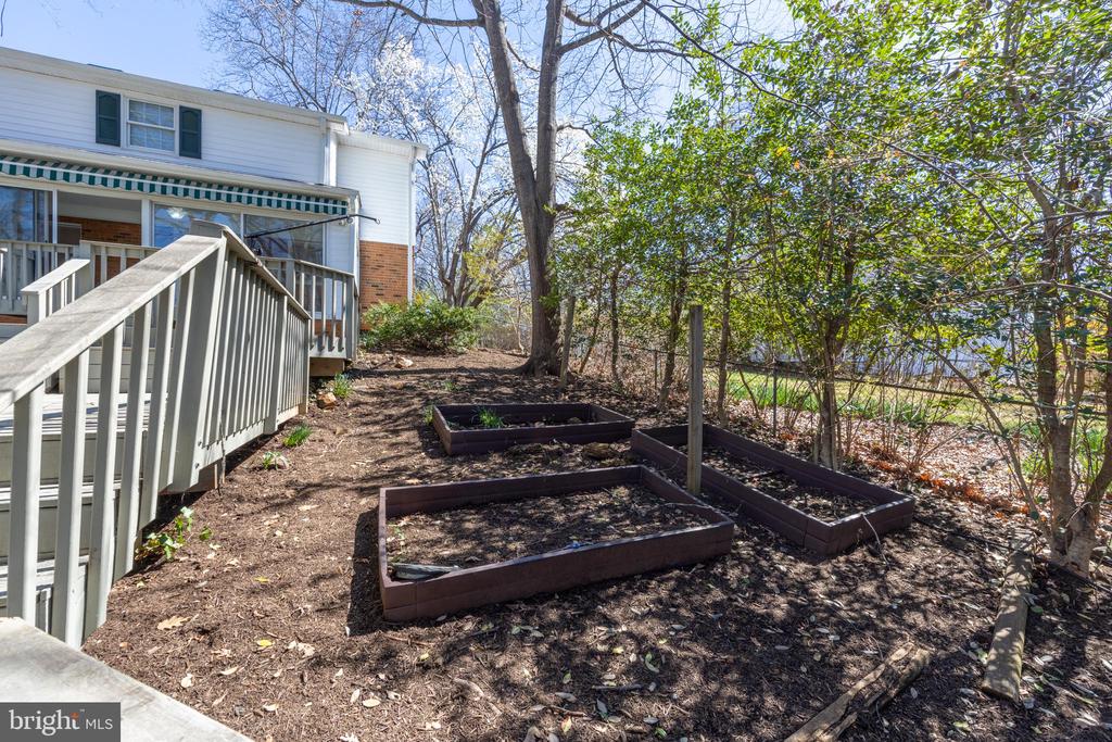 2513 HILLWOOD PL, CHARLOTTESVILLE, Virginia 22901, 4 Bedrooms Bedrooms, ,2 BathroomsBathrooms,Residential,2513 HILLWOOD PL,VACO2000220 MLS # VACO2000220