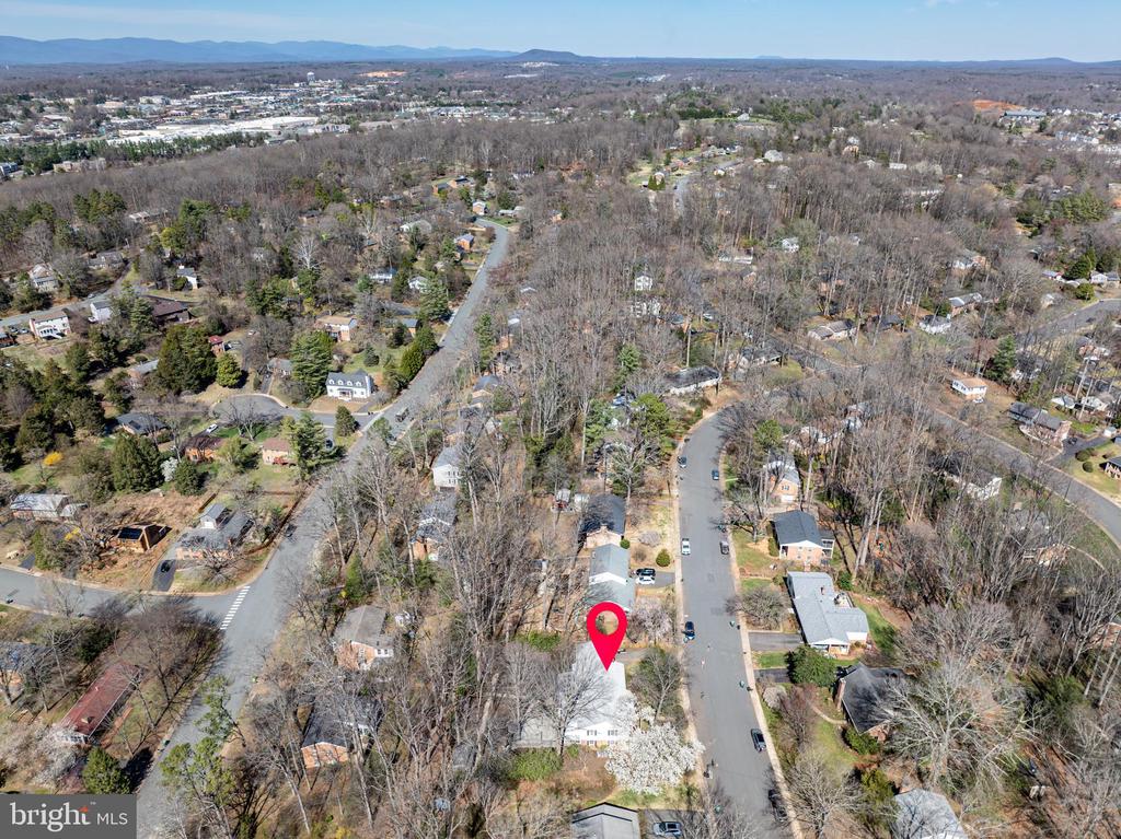 2513 HILLWOOD PL, CHARLOTTESVILLE, Virginia 22901, 4 Bedrooms Bedrooms, ,2 BathroomsBathrooms,Residential,2513 HILLWOOD PL,VACO2000220 MLS # VACO2000220