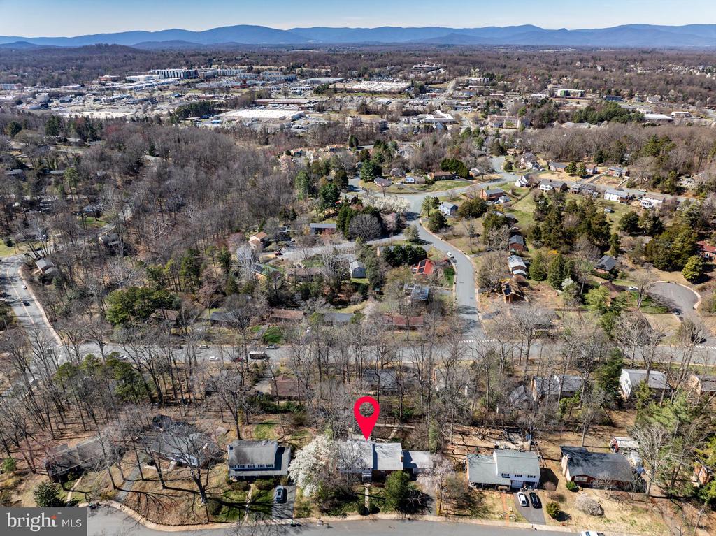 2513 HILLWOOD PL, CHARLOTTESVILLE, Virginia 22901, 4 Bedrooms Bedrooms, ,2 BathroomsBathrooms,Residential,2513 HILLWOOD PL,VACO2000220 MLS # VACO2000220