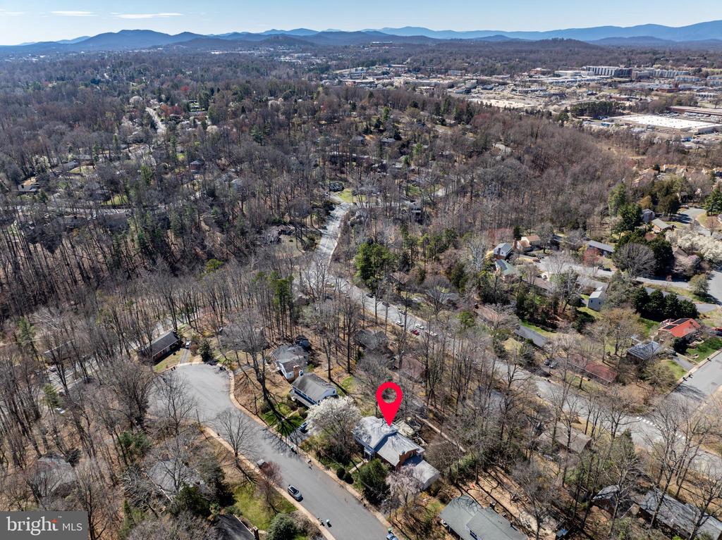 2513 HILLWOOD PL, CHARLOTTESVILLE, Virginia 22901, 4 Bedrooms Bedrooms, ,2 BathroomsBathrooms,Residential,2513 HILLWOOD PL,VACO2000220 MLS # VACO2000220