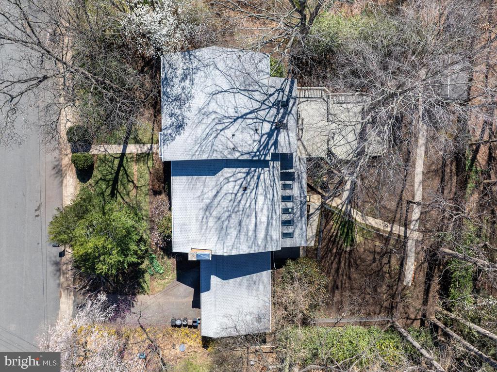 2513 HILLWOOD PL, CHARLOTTESVILLE, Virginia 22901, 4 Bedrooms Bedrooms, ,2 BathroomsBathrooms,Residential,2513 HILLWOOD PL,VACO2000220 MLS # VACO2000220