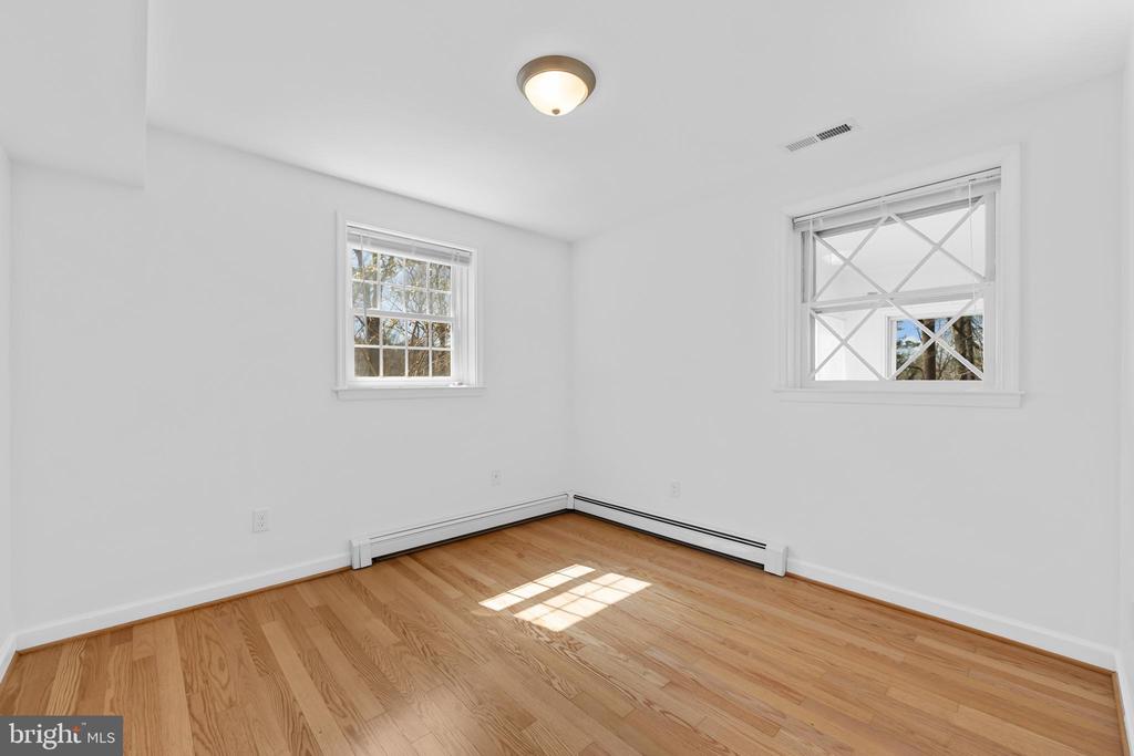 2513 HILLWOOD PL, CHARLOTTESVILLE, Virginia 22901, 4 Bedrooms Bedrooms, ,2 BathroomsBathrooms,Residential,2513 HILLWOOD PL,VACO2000220 MLS # VACO2000220