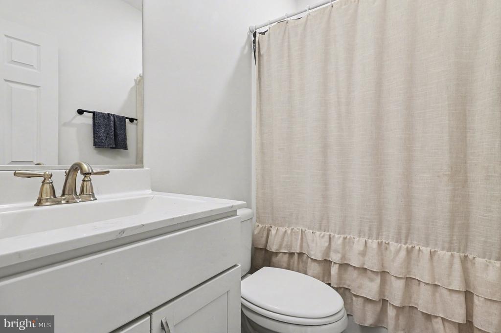 11347 ALVIN LN, CULPEPER, Virginia 22701, 4 Bedrooms Bedrooms, ,3 BathroomsBathrooms,Residential,11347 ALVIN LN,VACU2012900 MLS # VACU2012900