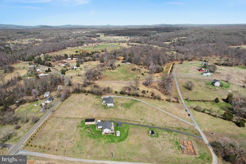 11347 ALVIN LN, CULPEPER, Virginia 22701, 4 Bedrooms Bedrooms, ,3 BathroomsBathrooms,Residential,11347 ALVIN LN,VACU2012900 MLS # VACU2012900