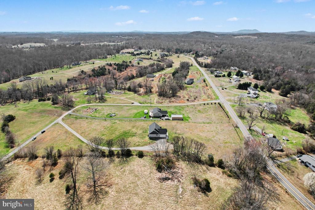 11347 ALVIN LN, CULPEPER, Virginia 22701, 4 Bedrooms Bedrooms, ,3 BathroomsBathrooms,Residential,11347 ALVIN LN,VACU2012900 MLS # VACU2012900