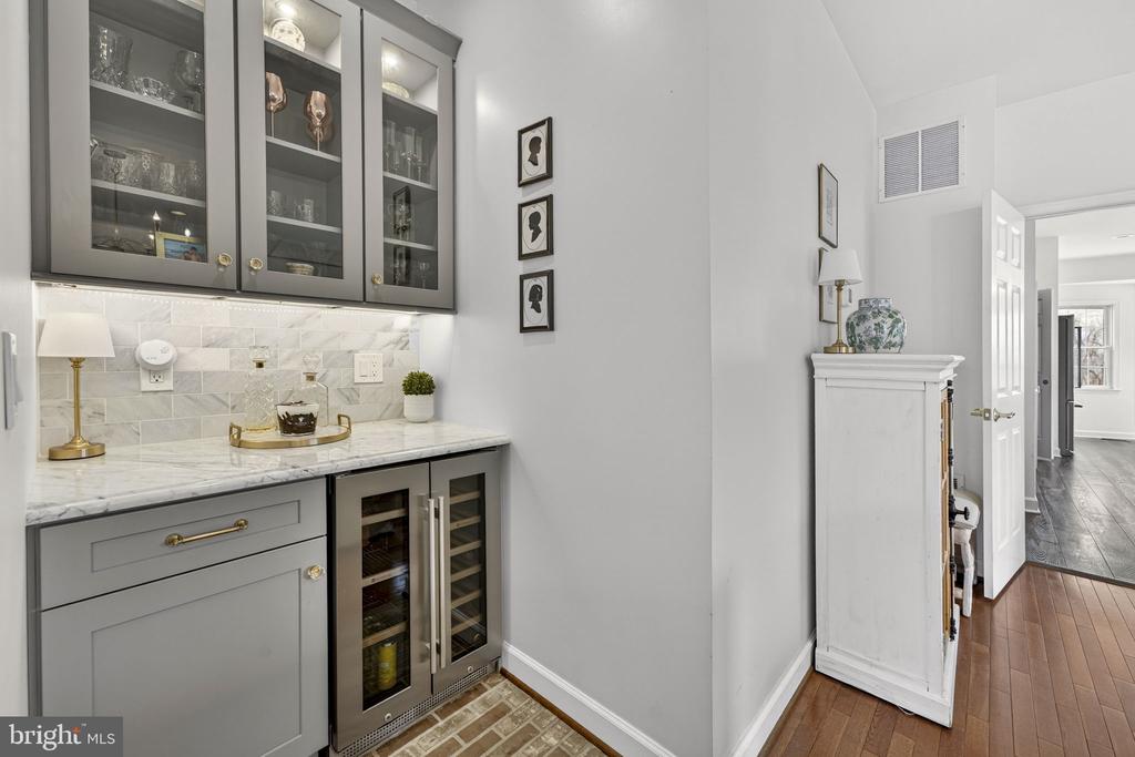 6576 TIMOTHY LN, WARRENTON, Virginia 20186, 5 Bedrooms Bedrooms, ,3 BathroomsBathrooms,Residential,6576 TIMOTHY LN,VAFQ2019322 MLS # VAFQ2019322