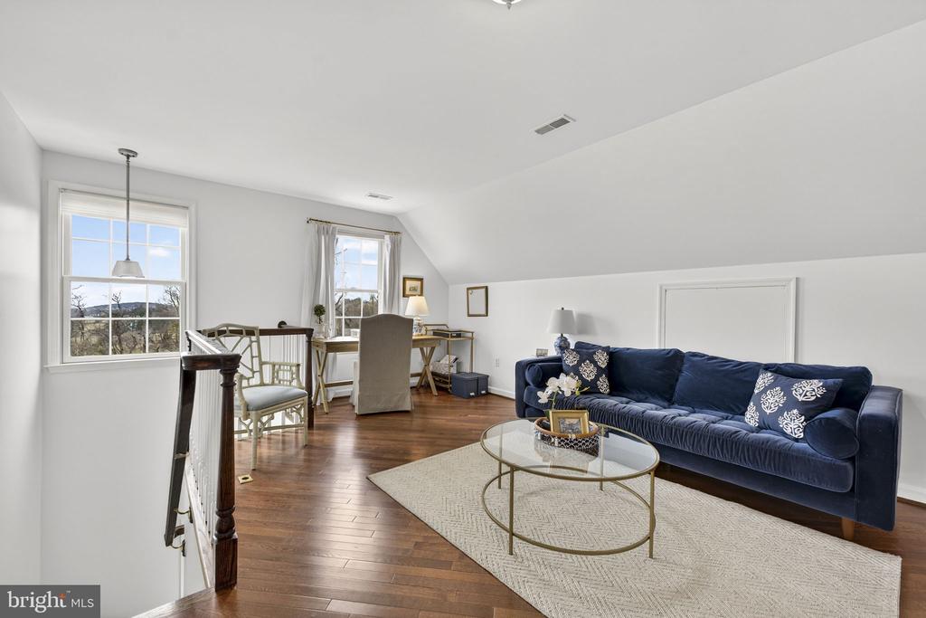 6576 TIMOTHY LN, WARRENTON, Virginia 20186, 5 Bedrooms Bedrooms, ,3 BathroomsBathrooms,Residential,6576 TIMOTHY LN,VAFQ2019322 MLS # VAFQ2019322