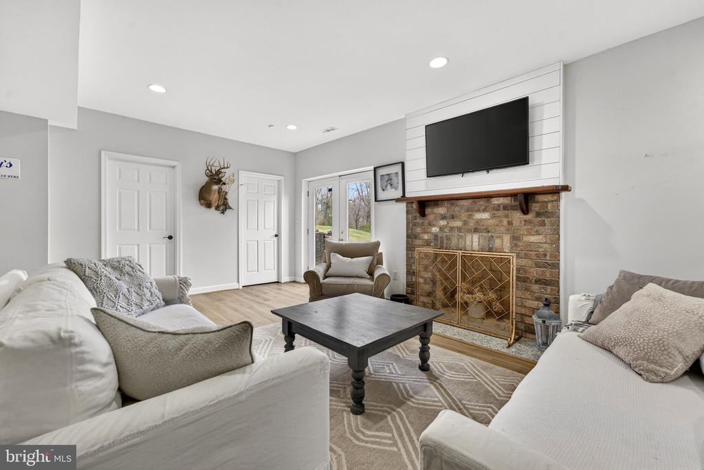 6576 TIMOTHY LN, WARRENTON, Virginia 20186, 5 Bedrooms Bedrooms, ,3 BathroomsBathrooms,Residential,6576 TIMOTHY LN,VAFQ2019322 MLS # VAFQ2019322