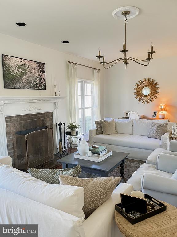 6576 TIMOTHY LN, WARRENTON, Virginia 20186, 5 Bedrooms Bedrooms, ,3 BathroomsBathrooms,Residential,6576 TIMOTHY LN,VAFQ2019322 MLS # VAFQ2019322