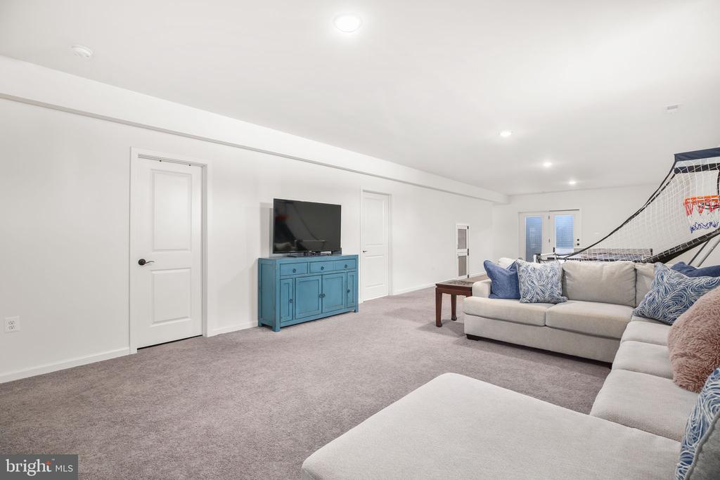 9564 BLACKBIRD LOOP, CULPEPER, Virginia 22701, 4 Bedrooms Bedrooms, ,3 BathroomsBathrooms,Residential,9564 BLACKBIRD LOOP,VACU2012940 MLS # VACU2012940