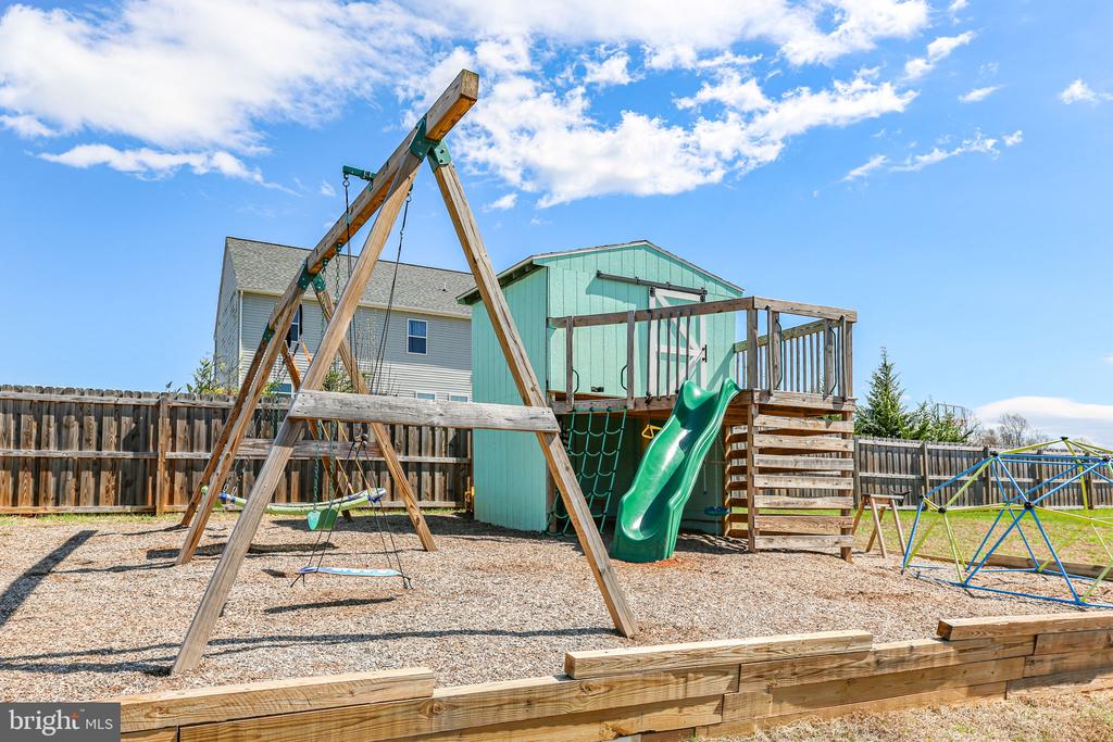 9564 BLACKBIRD LOOP, CULPEPER, Virginia 22701, 4 Bedrooms Bedrooms, ,3 BathroomsBathrooms,Residential,9564 BLACKBIRD LOOP,VACU2012940 MLS # VACU2012940