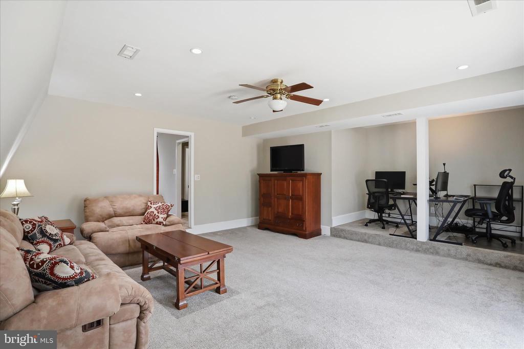 12 RIVER BLUFFS DR, FREDERICKSBURG, Virginia 22407, 4 Bedrooms Bedrooms, ,2 BathroomsBathrooms,Residential,12 RIVER BLUFFS DR,VASP2040122 MLS # VASP2040122 12 RIVER BLUFFS DR, FREDERICKSBURG, Virginia 22407, 4 Bedrooms Bedrooms, ,2 BathroomsBathrooms,Residential,12 RIVER BLUFFS DR,VASP2040122 MLS # VASP2040122