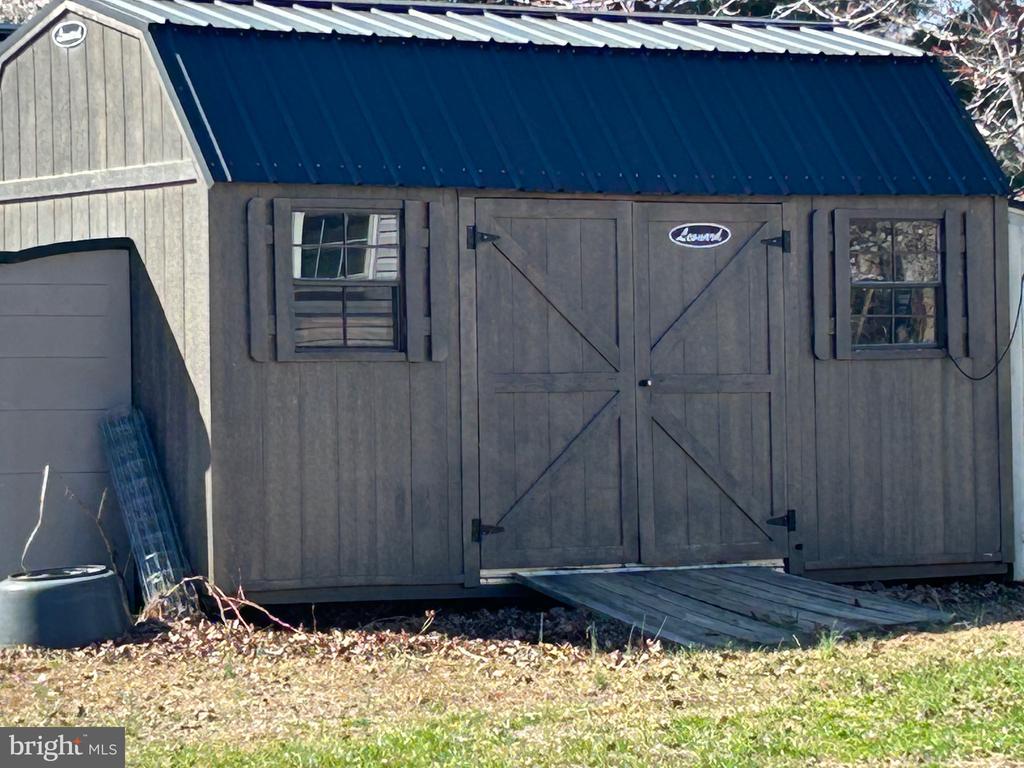 1300 CLATTERBUCK LN, AMISSVILLE, Virginia 20106, 3 Bedrooms Bedrooms, ,2 BathroomsBathrooms,Residential,1300 CLATTERBUCK LN,VACU2013082 MLS # VACU2013082