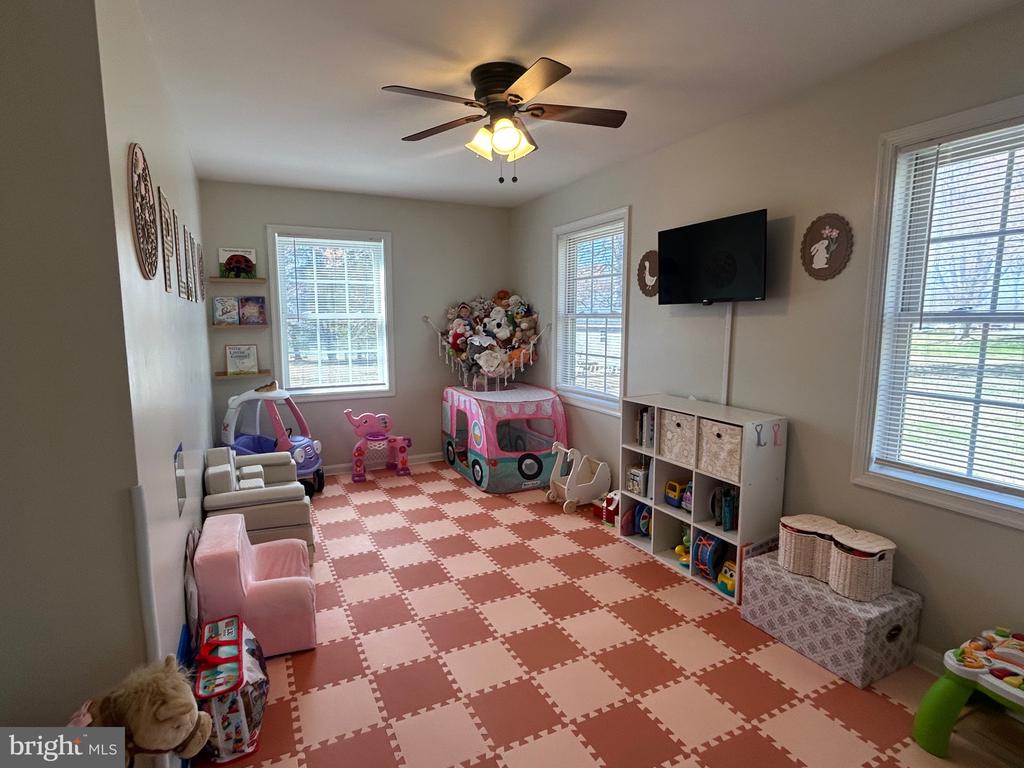 1300 CLATTERBUCK LN, AMISSVILLE, Virginia 20106, 3 Bedrooms Bedrooms, ,2 BathroomsBathrooms,Residential,1300 CLATTERBUCK LN,VACU2013082 MLS # VACU2013082