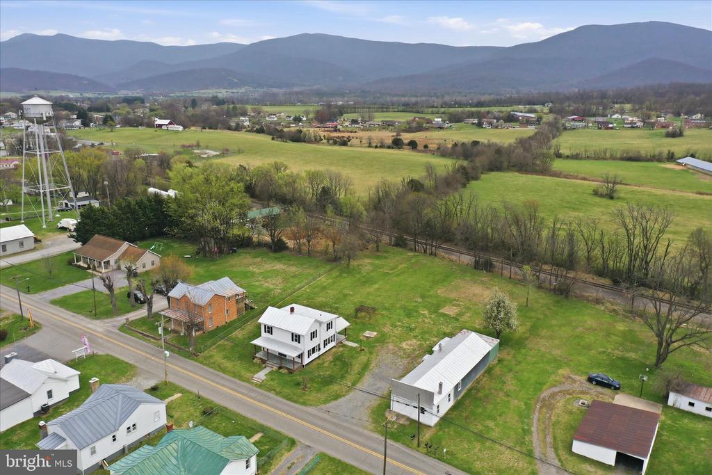 333 HONEYVILLE AVE, STANLEY, Virginia 22851, 3 Bedrooms Bedrooms, ,2 BathroomsBathrooms,Residential,333 HONEYVILLE AVE,VAPA2006196 MLS # VAPA2006196