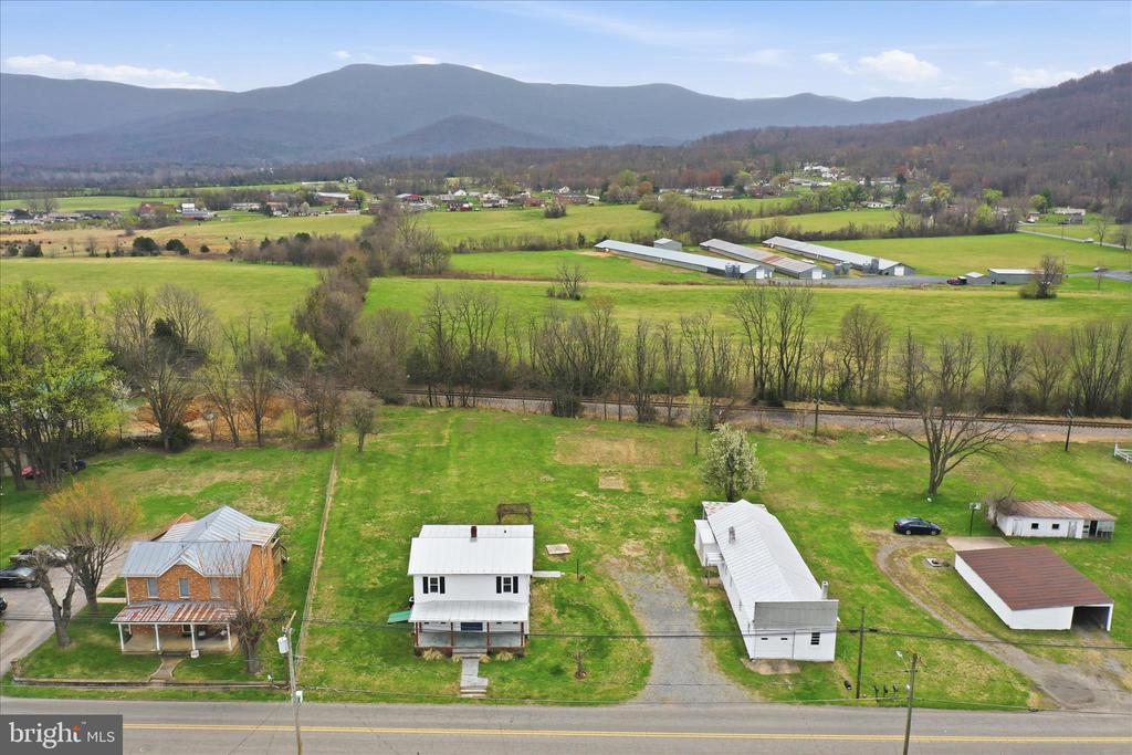 333 HONEYVILLE AVE, STANLEY, Virginia 22851, 3 Bedrooms Bedrooms, ,2 BathroomsBathrooms,Residential,333 HONEYVILLE AVE,VAPA2006196 MLS # VAPA2006196