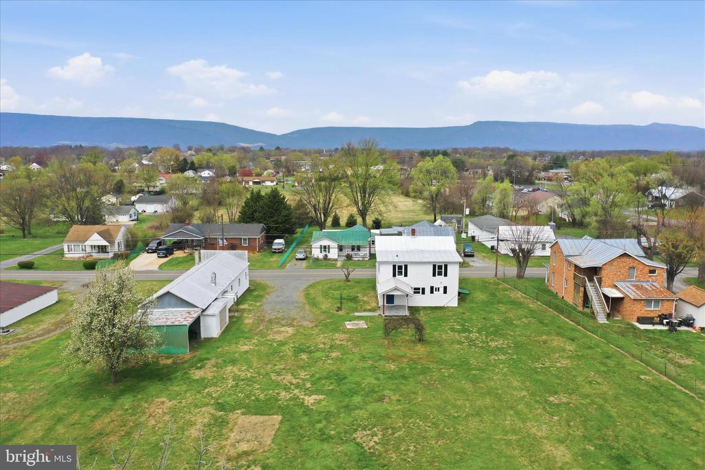 333 HONEYVILLE AVE, STANLEY, Virginia 22851, 3 Bedrooms Bedrooms, ,2 BathroomsBathrooms,Residential,333 HONEYVILLE AVE,VAPA2006196 MLS # VAPA2006196