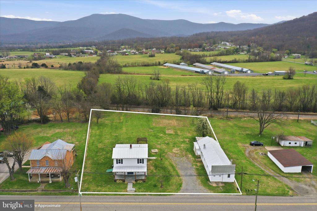 333 HONEYVILLE AVE, STANLEY, Virginia 22851, 3 Bedrooms Bedrooms, ,2 BathroomsBathrooms,Residential,333 HONEYVILLE AVE,VAPA2006196 MLS # VAPA2006196