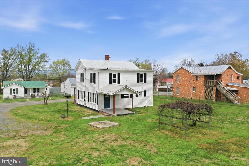 333 HONEYVILLE AVE, STANLEY, Virginia 22851, 3 Bedrooms Bedrooms, ,2 BathroomsBathrooms,Residential,333 HONEYVILLE AVE,VAPA2006196 MLS # VAPA2006196