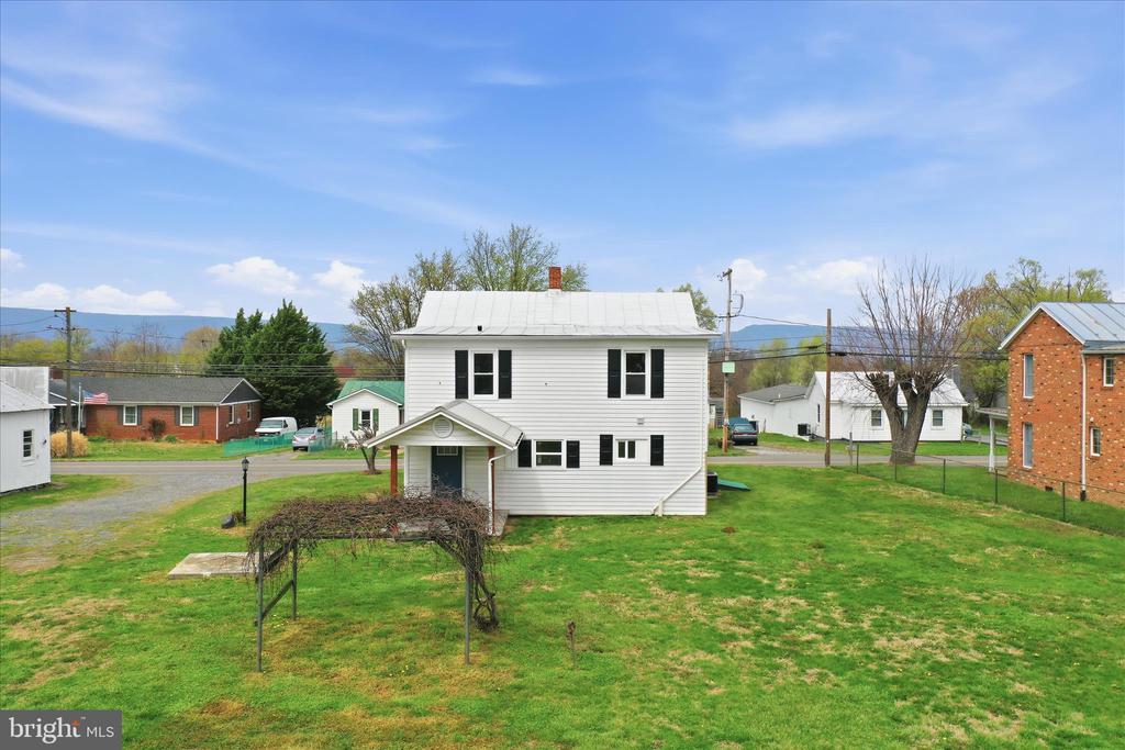 333 HONEYVILLE AVE, STANLEY, Virginia 22851, 3 Bedrooms Bedrooms, ,2 BathroomsBathrooms,Residential,333 HONEYVILLE AVE,VAPA2006196 MLS # VAPA2006196