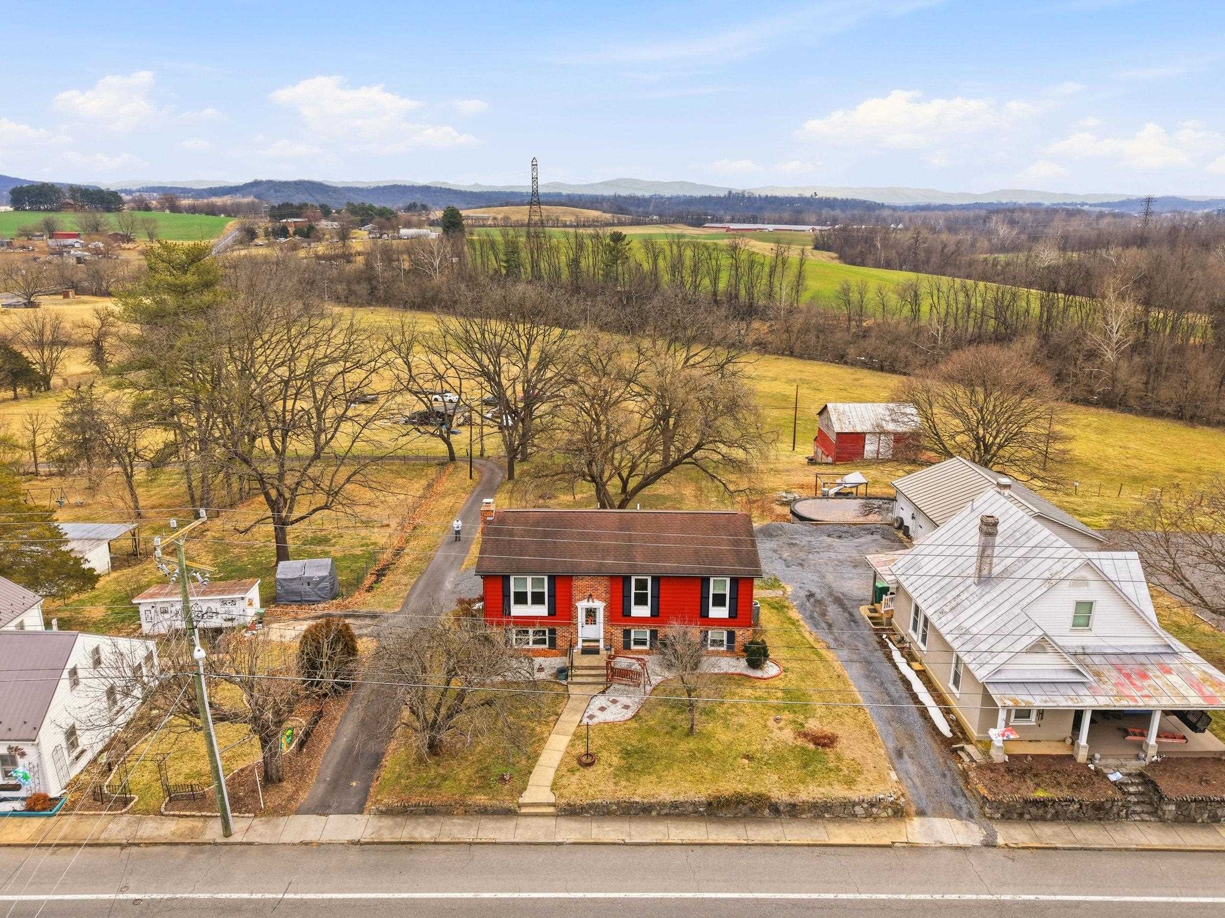 522 S MAIN ST, MOUNT CRAWFORD, Virginia 22841, 4 Bedrooms Bedrooms, ,3 BathroomsBathrooms,Residential,522 S MAIN ST,674332 MLS # 674332