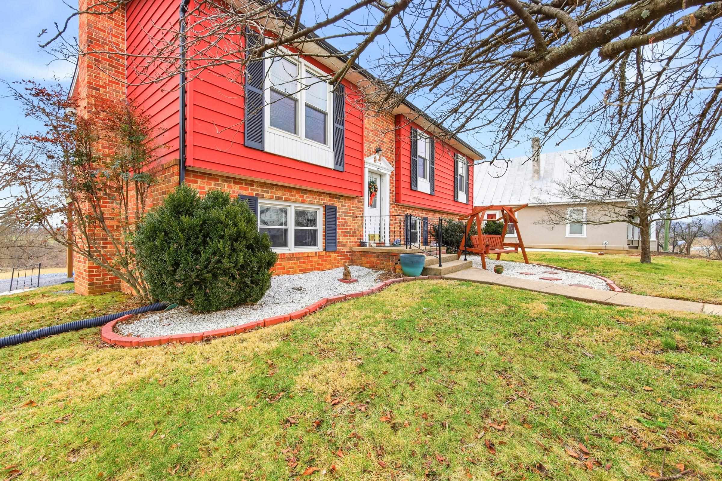 522 S MAIN ST, MOUNT CRAWFORD, Virginia 22841, 4 Bedrooms Bedrooms, ,3 BathroomsBathrooms,Residential,522 S MAIN ST,674332 MLS # 674332