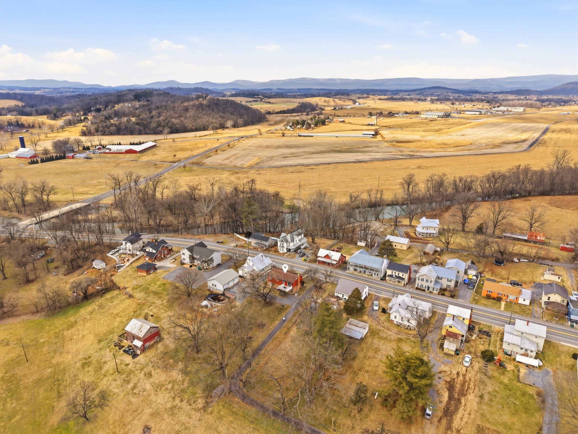 522 S MAIN ST, MOUNT CRAWFORD, Virginia 22841, 4 Bedrooms Bedrooms, ,3 BathroomsBathrooms,Residential,522 S MAIN ST,674332 MLS # 674332