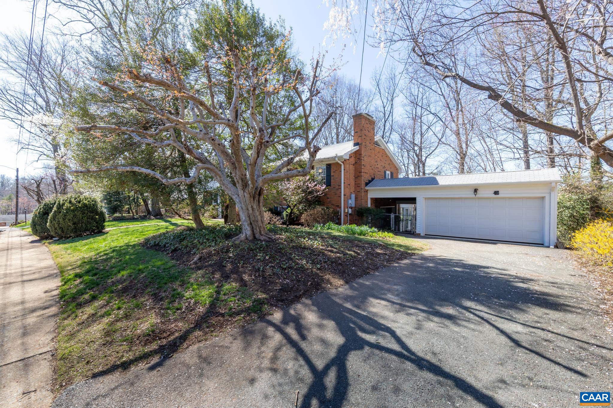 2513 HILLWOOD PL, CHARLOTTESVILLE, Virginia 22901, 4 Bedrooms Bedrooms, ,2 BathroomsBathrooms,Residential,2513 HILLWOOD PL,674662 MLS # 674662 2513 HILLWOOD PL, CHARLOTTESVILLE, Virginia 22901, 4 Bedrooms Bedrooms, ,2 BathroomsBathrooms,Residential,2513 HILLWOOD PL,674662 MLS # 674662