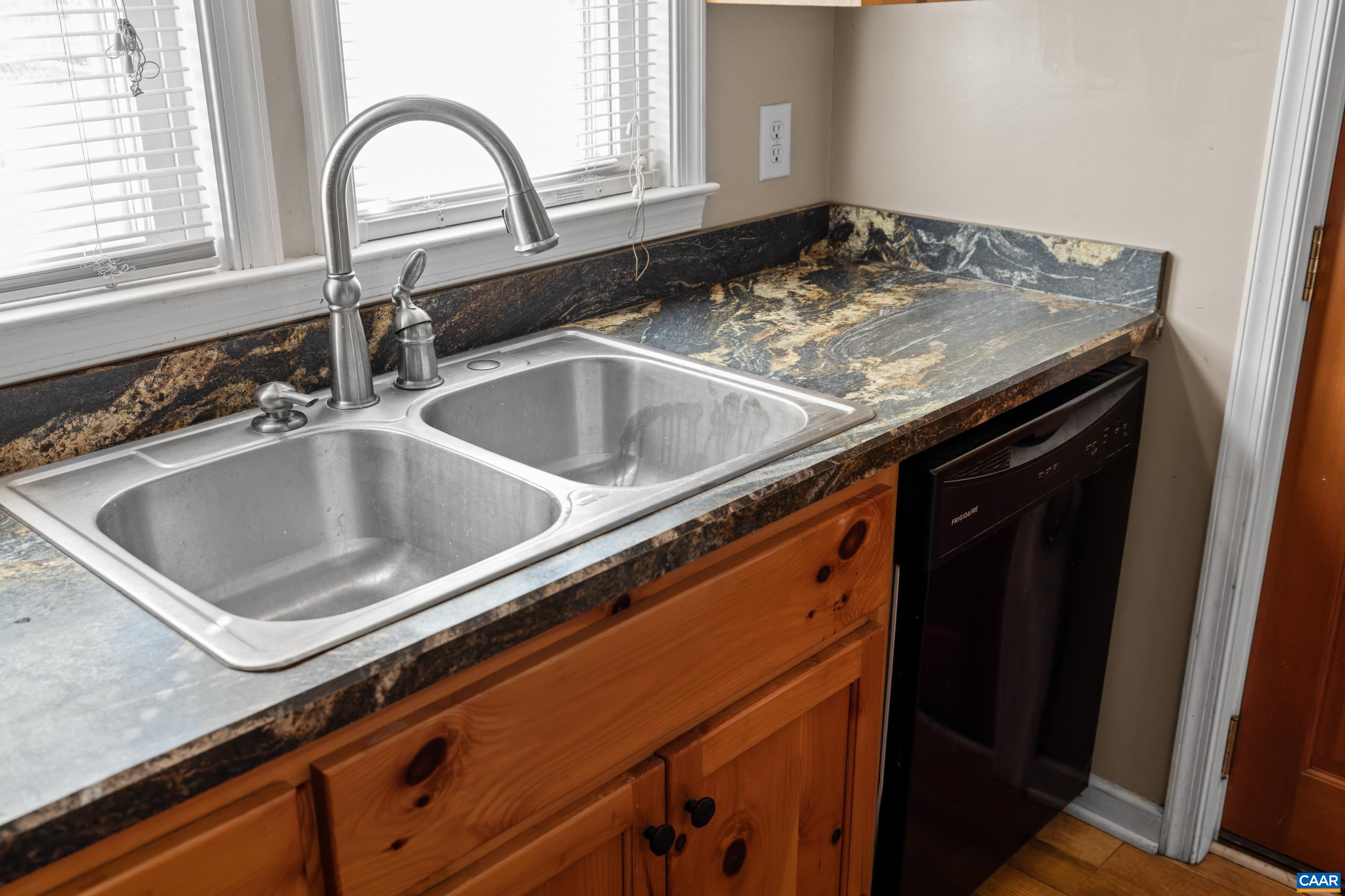 276 E 29TH ST, BUENA VISTA, Virginia 24416, 3 Bedrooms Bedrooms, ,1 BathroomBathrooms,Residential,276 E 29TH ST,674853 MLS # 674853