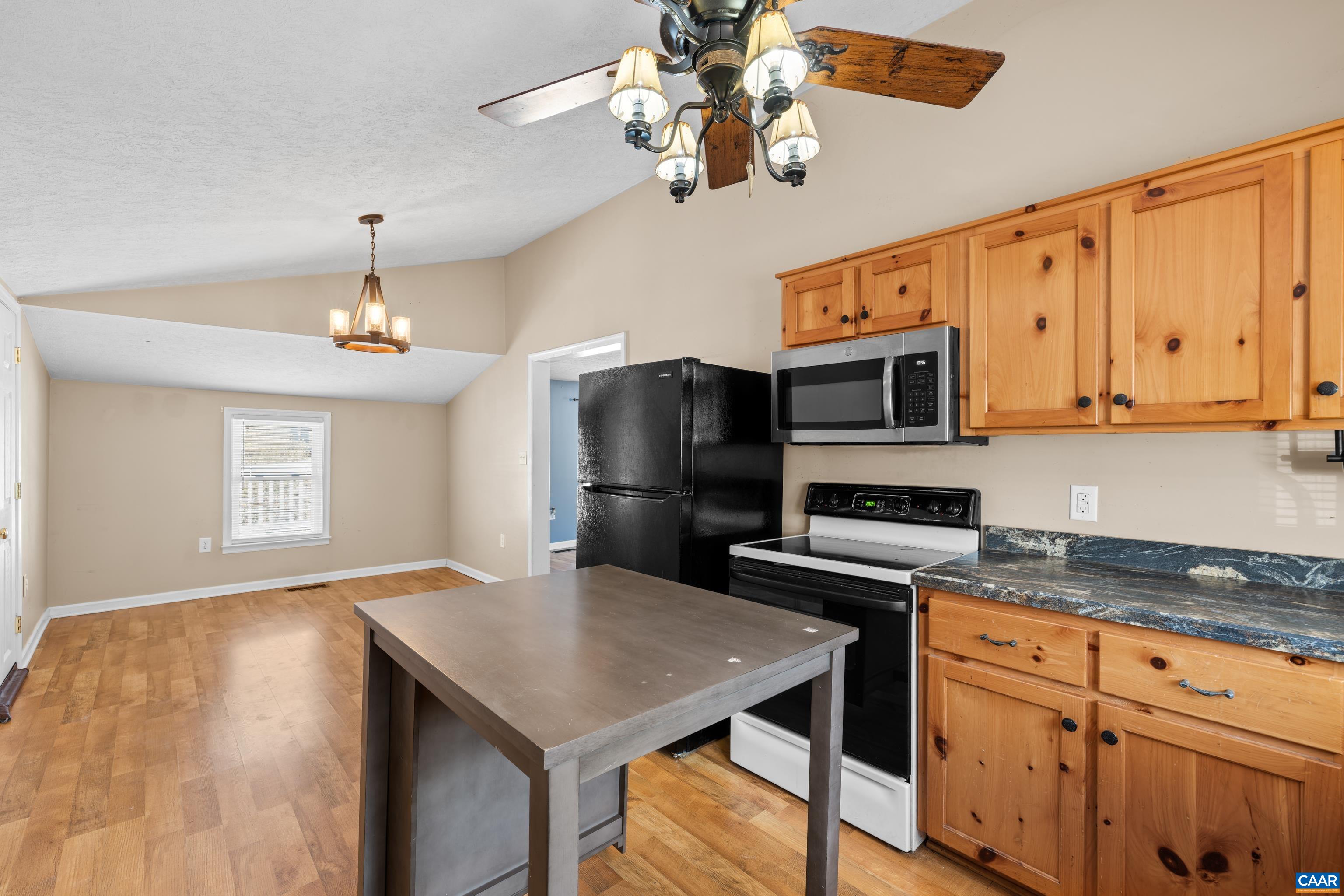 276 E 29TH ST, BUENA VISTA, Virginia 24416, 3 Bedrooms Bedrooms, ,1 BathroomBathrooms,Residential,276 E 29TH ST,674853 MLS # 674853