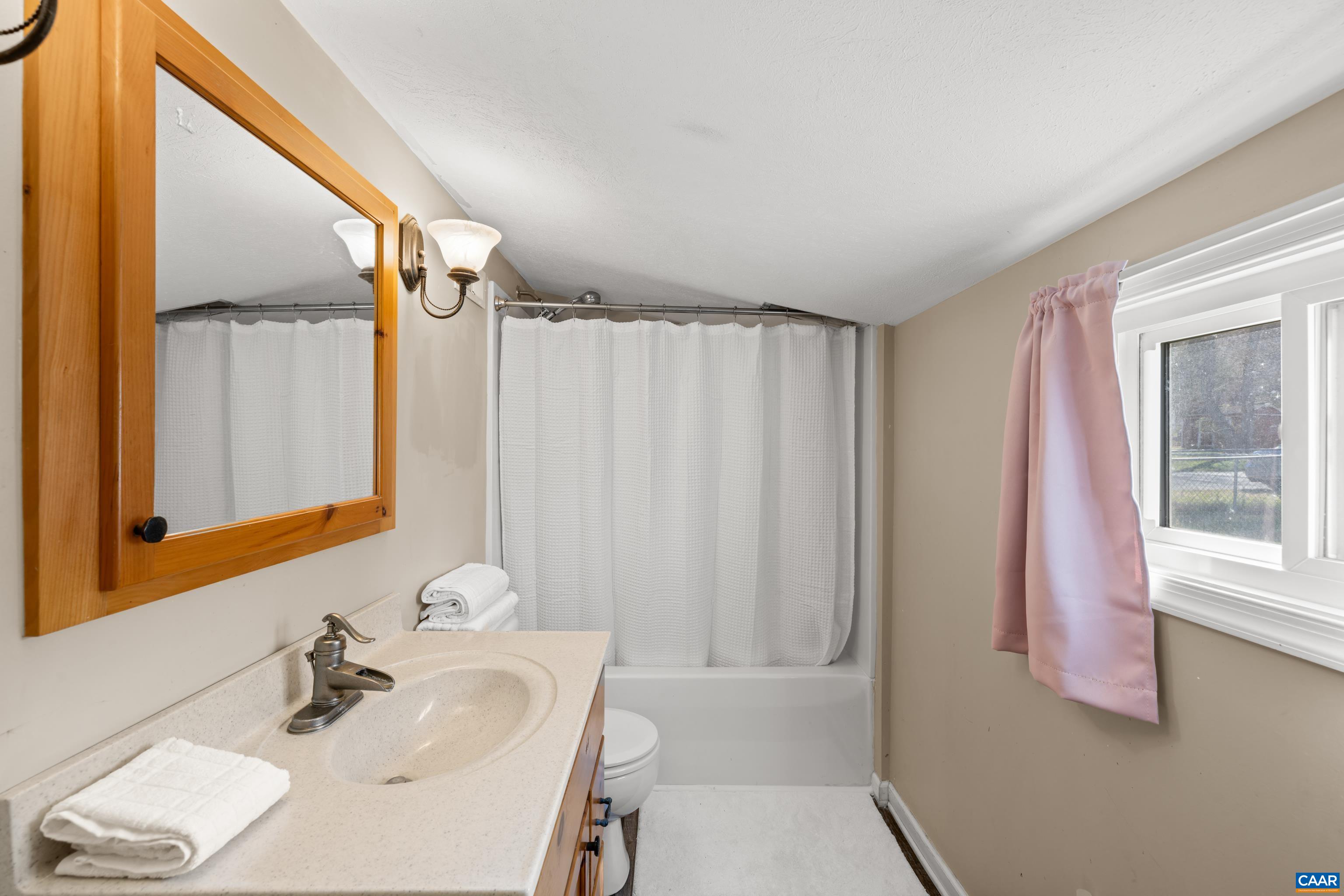 276 E 29TH ST, BUENA VISTA, Virginia 24416, 3 Bedrooms Bedrooms, ,1 BathroomBathrooms,Residential,276 E 29TH ST,674853 MLS # 674853