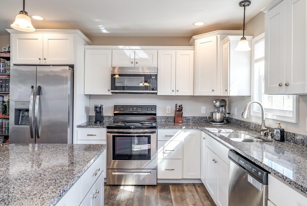 107 8TH ST, GROTTOES, Virginia 24441, 3 Bedrooms Bedrooms, ,2 BathroomsBathrooms,Residential,107 8TH ST,674974 MLS # 674974 107 8TH ST, GROTTOES, Virginia 24441, 3 Bedrooms Bedrooms, ,2 BathroomsBathrooms,Residential,107 8TH ST,674974 MLS # 674974