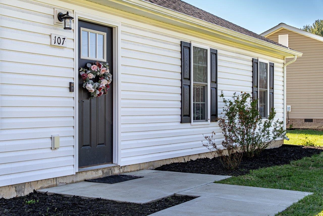 107 8TH ST, GROTTOES, Virginia 24441, 3 Bedrooms Bedrooms, ,2 BathroomsBathrooms,Residential,107 8TH ST,674974 MLS # 674974 107 8TH ST, GROTTOES, Virginia 24441, 3 Bedrooms Bedrooms, ,2 BathroomsBathrooms,Residential,107 8TH ST,674974 MLS # 674974