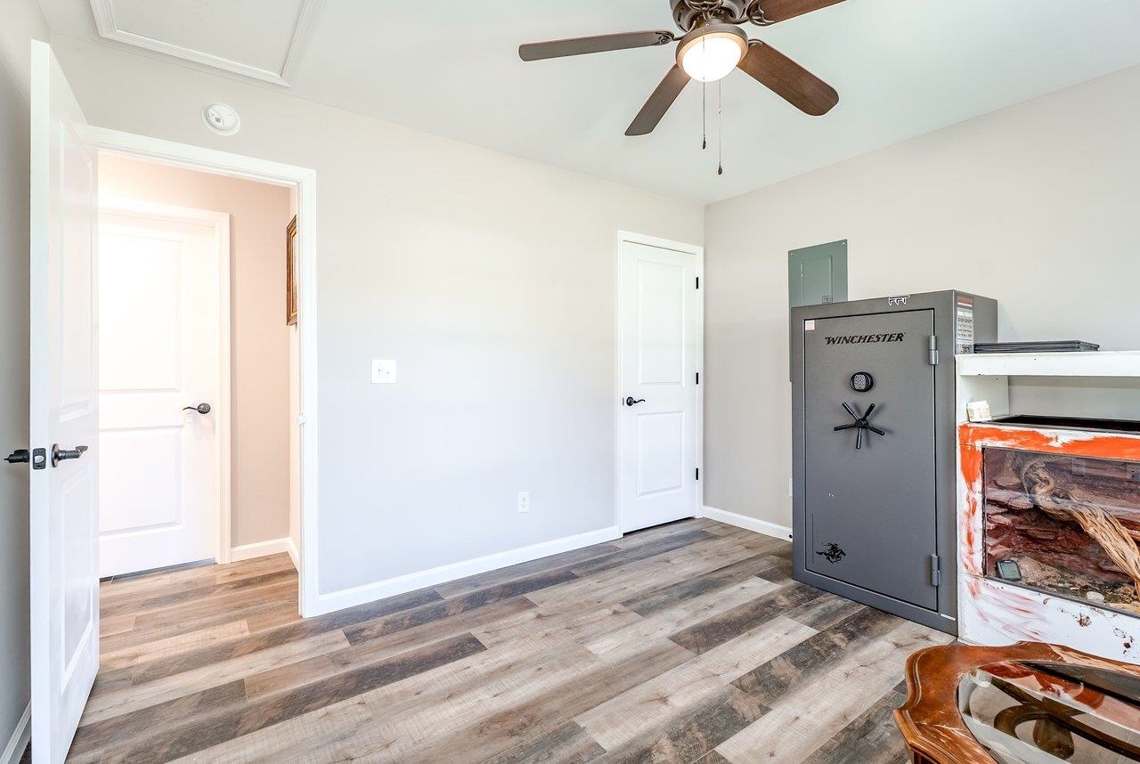 107 8TH ST, GROTTOES, Virginia 24441, 3 Bedrooms Bedrooms, ,2 BathroomsBathrooms,Residential,107 8TH ST,674974 MLS # 674974 107 8TH ST, GROTTOES, Virginia 24441, 3 Bedrooms Bedrooms, ,2 BathroomsBathrooms,Residential,107 8TH ST,674974 MLS # 674974