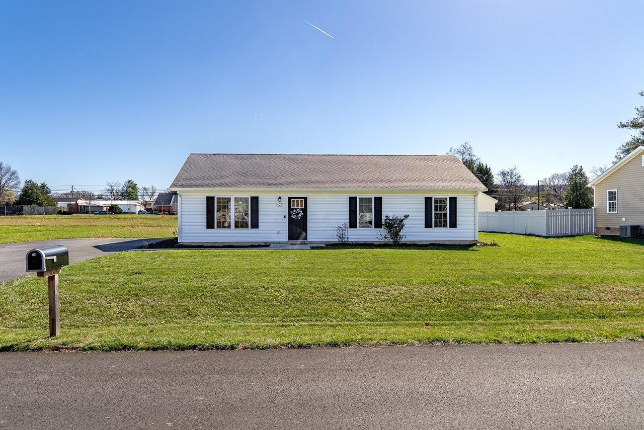 107 8TH ST, GROTTOES, Virginia 24441, 3 Bedrooms Bedrooms, ,2 BathroomsBathrooms,Residential,107 8TH ST,674974 MLS # 674974 107 8TH ST, GROTTOES, Virginia 24441, 3 Bedrooms Bedrooms, ,2 BathroomsBathrooms,Residential,107 8TH ST,674974 MLS # 674974