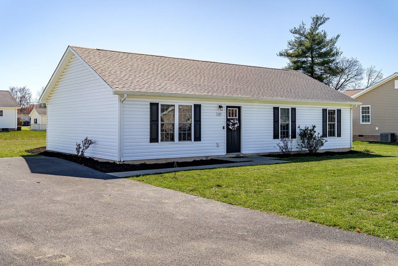 107 8TH ST, GROTTOES, Virginia 24441, 3 Bedrooms Bedrooms, ,2 BathroomsBathrooms,Residential,107 8TH ST,674974 MLS # 674974 107 8TH ST, GROTTOES, Virginia 24441, 3 Bedrooms Bedrooms, ,2 BathroomsBathrooms,Residential,107 8TH ST,674974 MLS # 674974