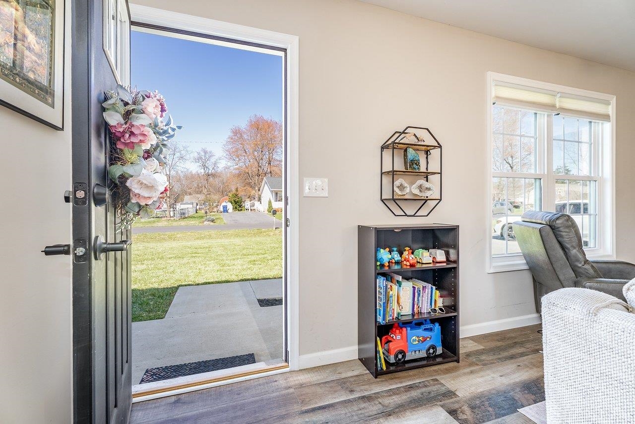 107 8TH ST, GROTTOES, Virginia 24441, 3 Bedrooms Bedrooms, ,2 BathroomsBathrooms,Residential,107 8TH ST,674974 MLS # 674974 107 8TH ST, GROTTOES, Virginia 24441, 3 Bedrooms Bedrooms, ,2 BathroomsBathrooms,Residential,107 8TH ST,674974 MLS # 674974