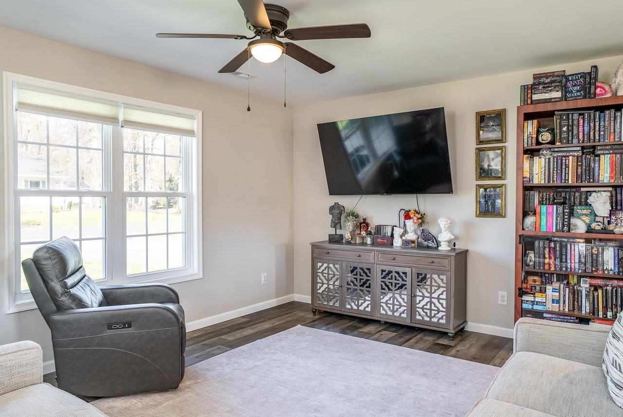 107 8TH ST, GROTTOES, Virginia 24441, 3 Bedrooms Bedrooms, ,2 BathroomsBathrooms,Residential,107 8TH ST,674974 MLS # 674974 107 8TH ST, GROTTOES, Virginia 24441, 3 Bedrooms Bedrooms, ,2 BathroomsBathrooms,Residential,107 8TH ST,674974 MLS # 674974